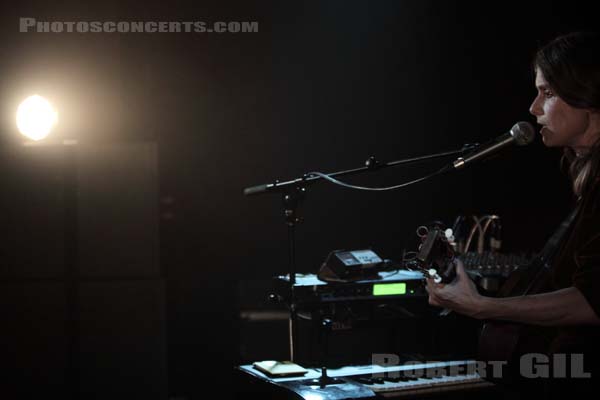 JUANA MOLINA - 2009-04-20 - PARIS - La Maroquinerie - 